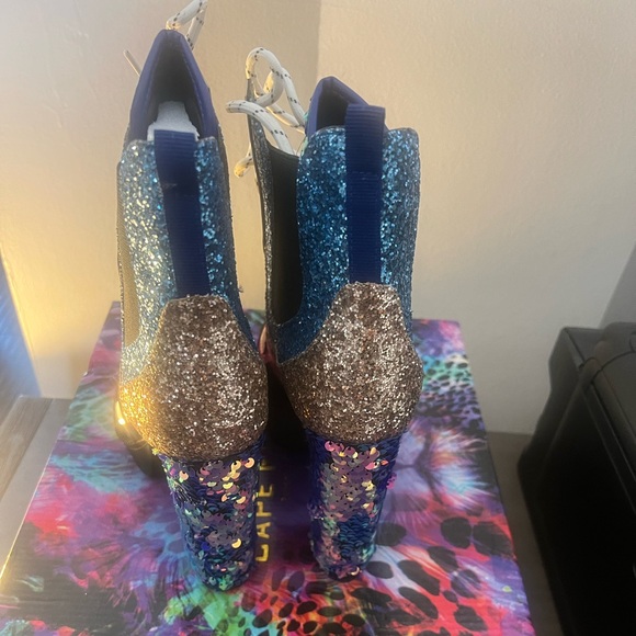 Cape Robbin Nell Mermaid platform Heels. Size 10 - Picture 5 of 6